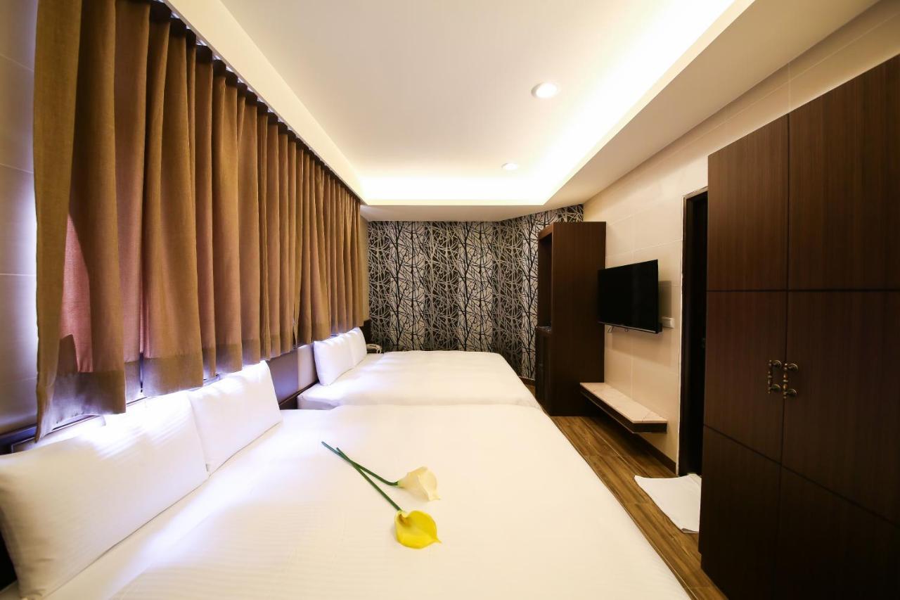 Maple Hotel Second Branch Tainan Extérieur photo